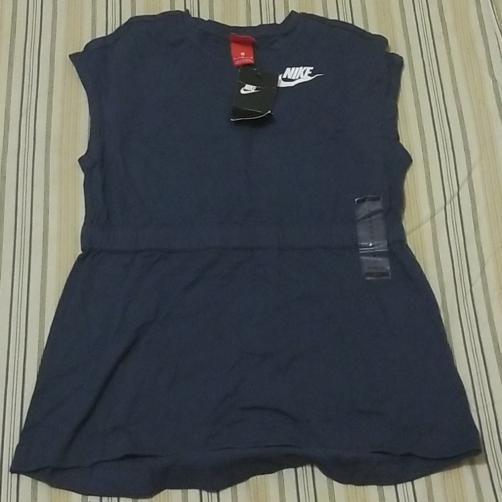 Nike sportswear top